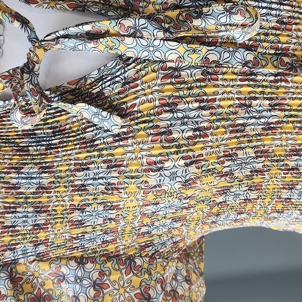 Max Studio Flutter Sleeve Tunic - Picture 6 of 7